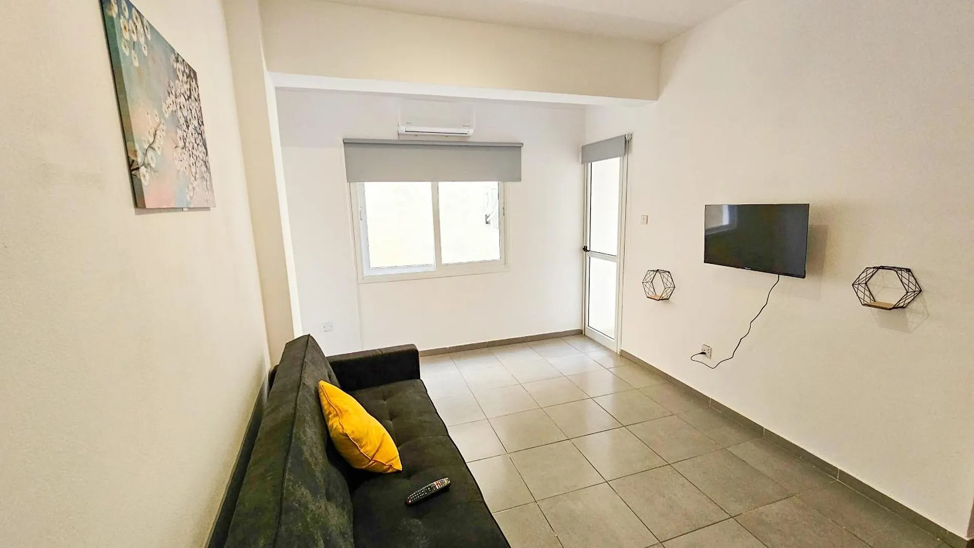 Sunshine City Apartment, 150M From Chabad Lubavitch Larnaka 0*,
