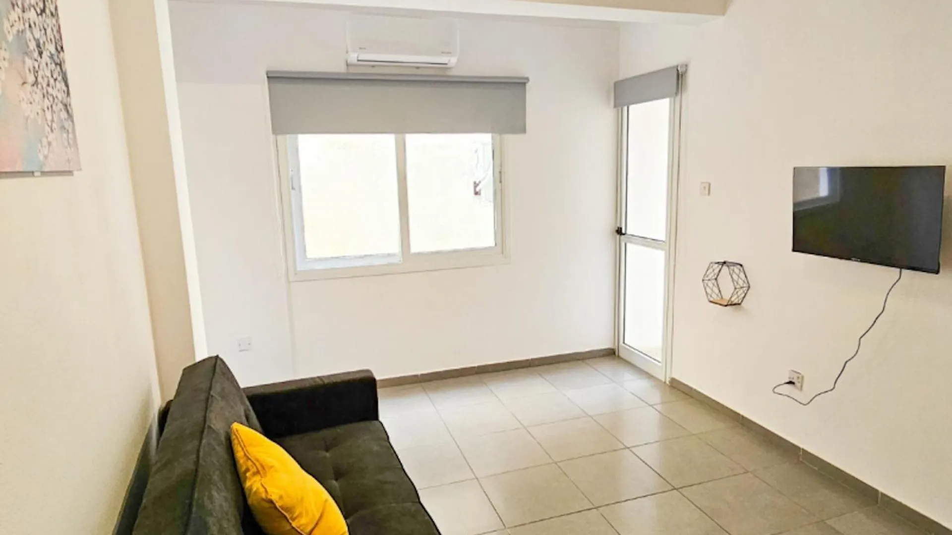 Sunshine City Apartment, 150M From Chabad Lubavitch Larnaka Apartment